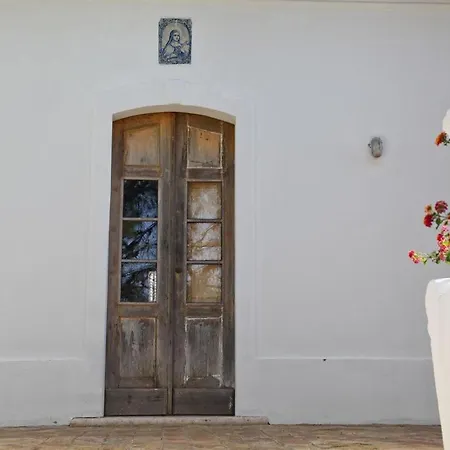 Villa Traditional Four Bedroom Farmhouse Style House With Private Pool Bbq And Wifi In