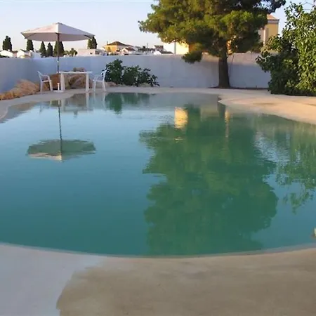 Villa Traditional Four Bedroom Farmhouse Style House With Private Pool Bbq And Wifi In