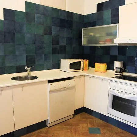 Traditional Four Bedroom Farmhouse Style House With Private Pool Bbq And Wifi In Villa *