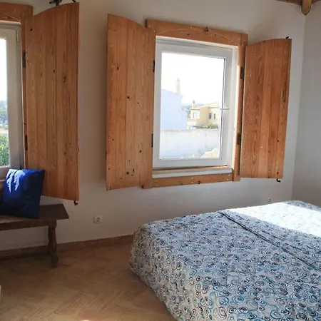 Villa Traditional Four Bedroom Farmhouse Style House With Private Pool Bbq And Wifi In *