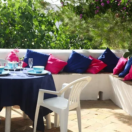 Traditional Four Bedroom Farmhouse Style House With Private Pool Bbq And Wifi In